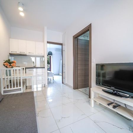 Dimitra & Deslina Luxury Αpartments Apartment เยโอริยิอูโปลิส ภายนอก รูปภาพ