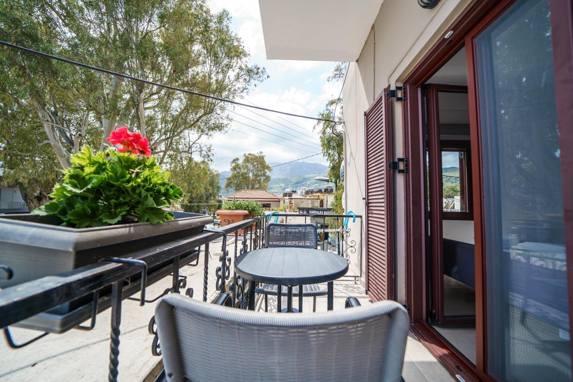 Dimitra & Deslina Luxury Αpartments Apartment เยโอริยิอูโปลิส ภายนอก รูปภาพ