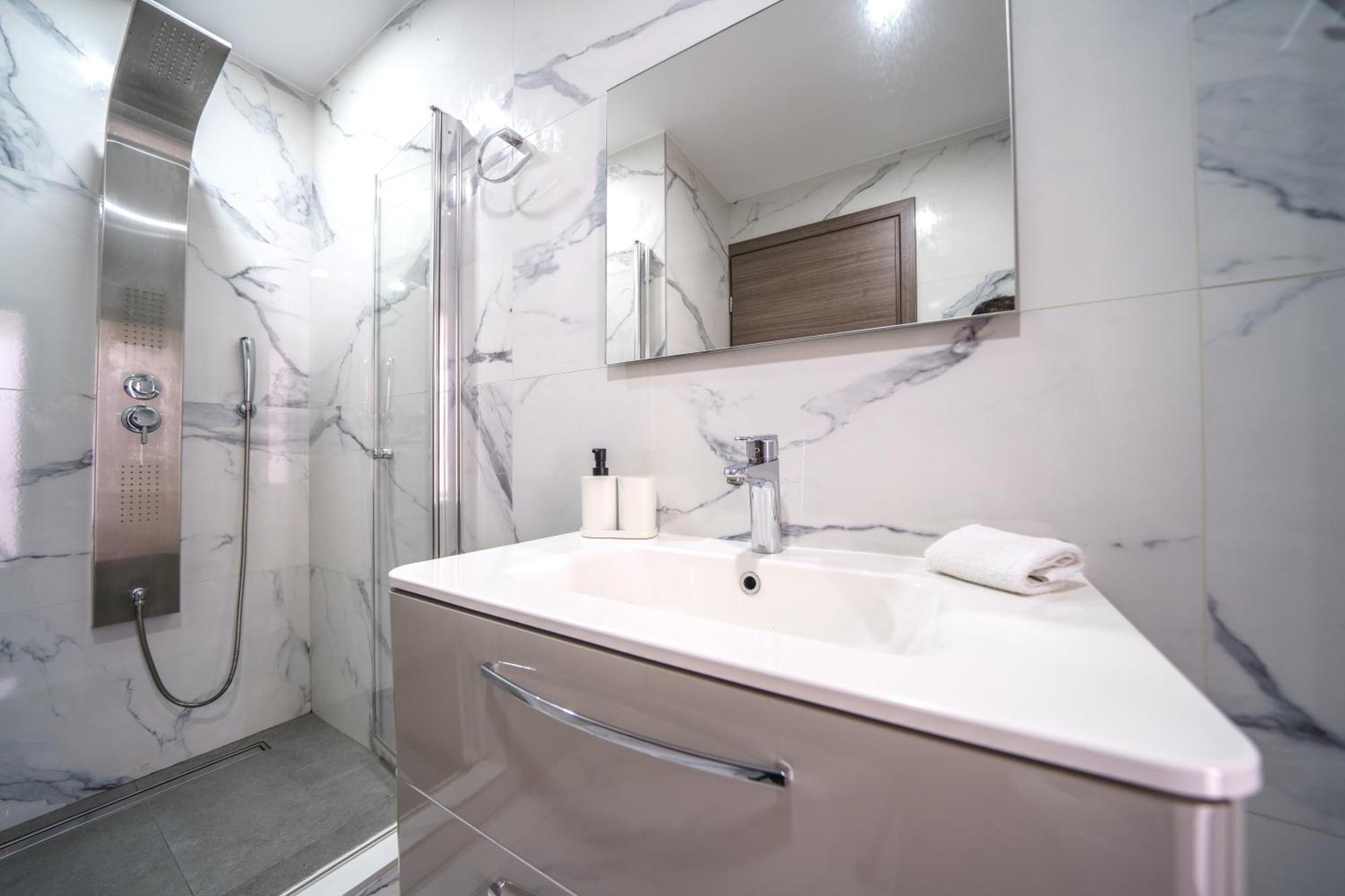 Dimitra & Deslina Luxury Αpartments Apartment เยโอริยิอูโปลิส ภายนอก รูปภาพ